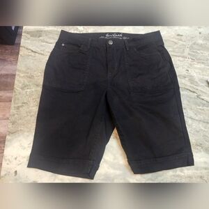 Gloria Vanderbilt All Around Slimming Effect Black Bermuda Shorts Size 10 Stretc